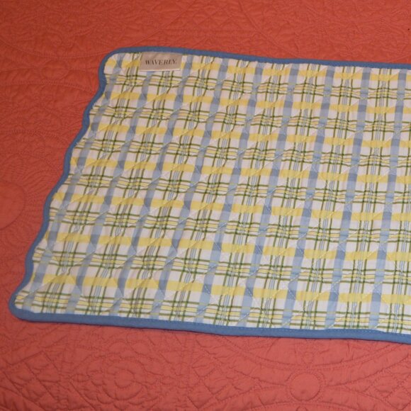Waverly Yellow Blue Floral Quilted Cotton Table Runner Scalloped Sides - Picture 4 of 9